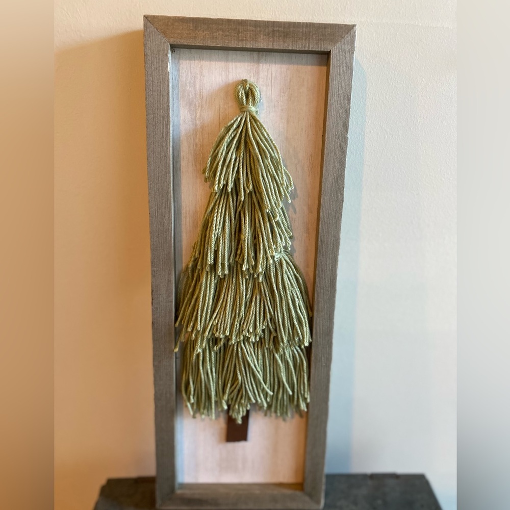 Farmhouse Christmas tree picture